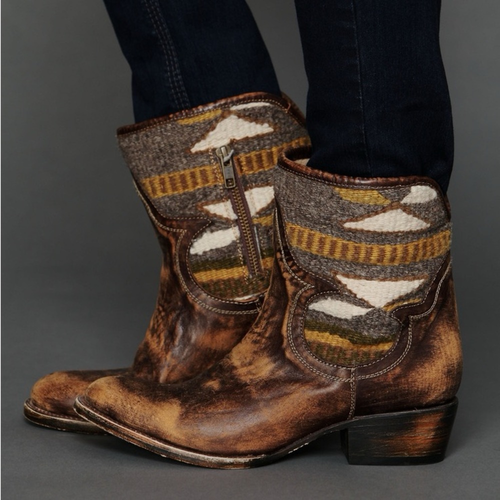 Freebird cable blanket ankle boots 6M brown leather distressed southwestern